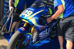 Andrea Iannone, Team Suzuki MotoGP, detalle de moto