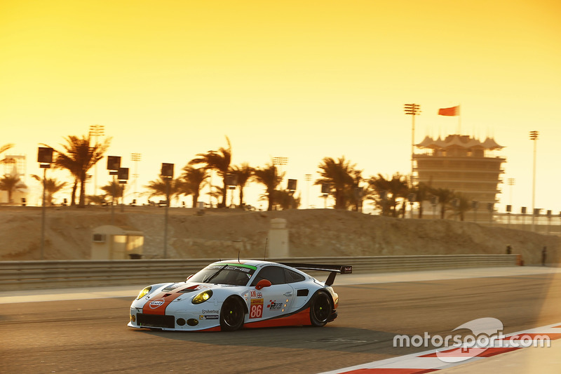 #86 Gulf Racing Porsche 911 RSR: Michael Wainwright, Adam Carroll, Ben Barker