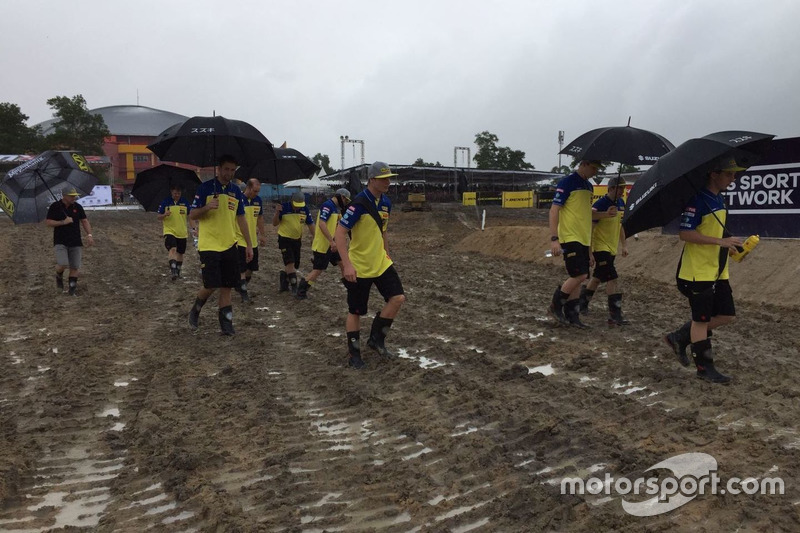 Track walk Team Suzuki World MXGP