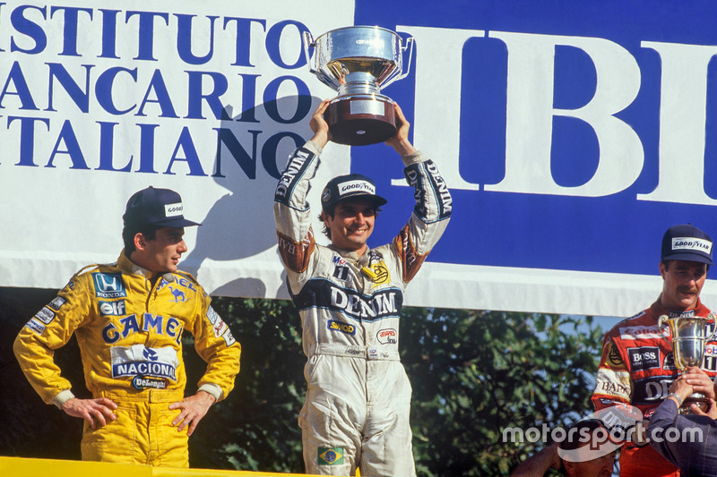 Podium : le vainqueur Nelson Piquet, Williams, le second Ayrton Senna, Team Lotus, le troisième Nigel Mansell, Williams