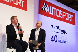 Martin Brundle avec Toby Moody sur la scène Autosport