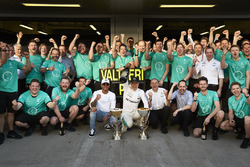 Race winner Valtteri Bottas, Mercedes AMG F1, Lewis Hamilton, Mercedes AMG F1