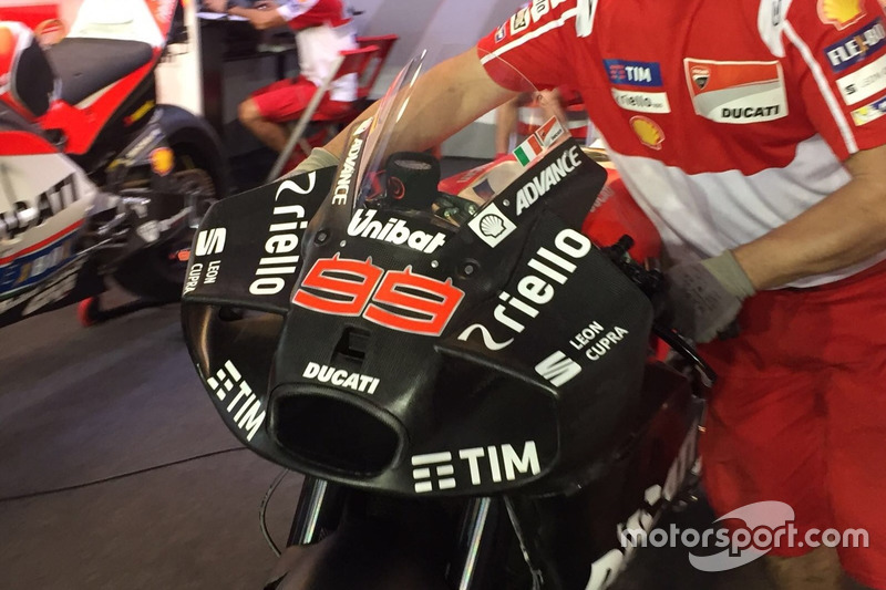 Neue Verkleidung am Bike von Jorge Lorenzo, Ducati Team