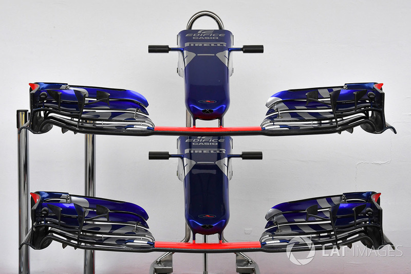 Scuderia Toro Rosso STR12 nariz y alas delanteras