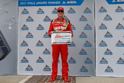 Ganador de la pole Kyle Busch, Joe Gibbs Racing Toyota