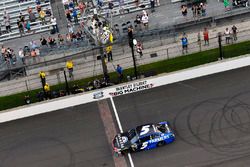 Kasey Kahne, Hendrick Motorsports Chevrolet takes the checkered flag