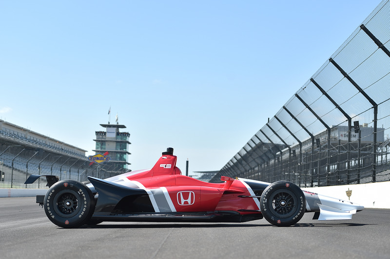 Машина Honda IndyCar 2018 года