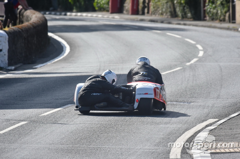 Sidecar TT 2: 13. Platz - Mike Roscher / Ben Hughes, Roscher Racing by Penz13.com