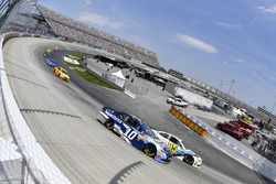 Michael McDowell, Leavine Family Racing Chevrolet, Danica Patrick, Stewart-Haas Racing Ford