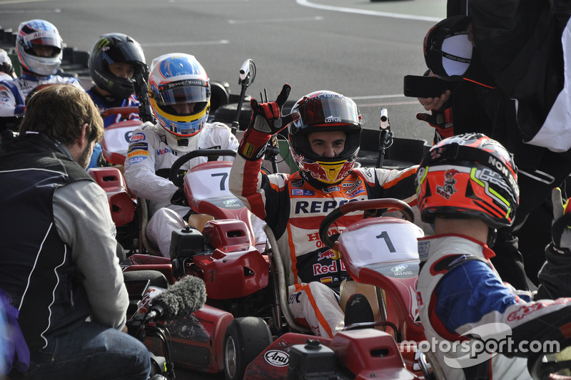 カートに乗るマルク・マルケス（Marc Marquez on KART）