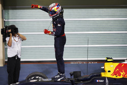 Pierre Gasly, PREMA Racing viert zijn overwinning in Parc Ferme