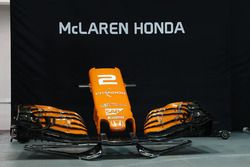 Nez et aileron avant de la McLaren MCL32