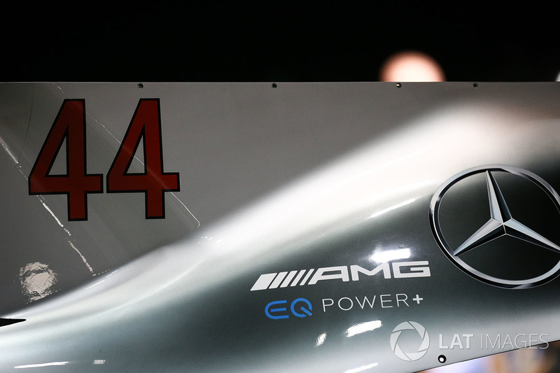 Mercedes AMG F1 F1 W08. dettaglio del cofano motore