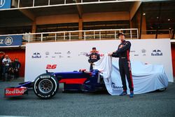 Daniil Kvyat, Carlos Sainz Jr., Scuderia Toro Rosso STR12