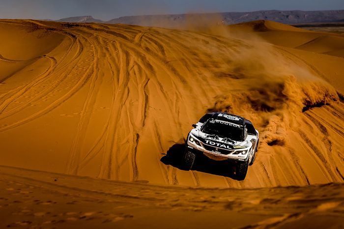 #304 Peugeot Sport Peugeot 3008 DKR: Carlos Sainz, Lucas Cruz