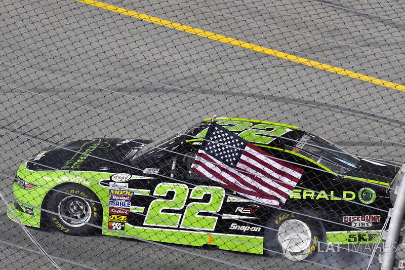 Ganador de la carrera Brad Keselowski, Team Penske Ford