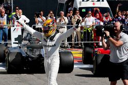 Race winner Lewis Hamilton, Mercedes AMG F1 celebrates in parc ferme