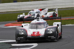 #2 Porsche Team Porsche 919 Hybrid: Timo Bernhard, Earl Bamber, Brendon Hartley