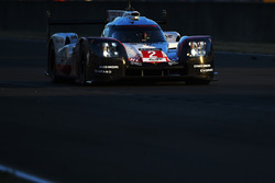 #2 Porsche Team Porsche 919 Hybrid: Timo Bernhard, Earl Bamber, Brendon Hartley