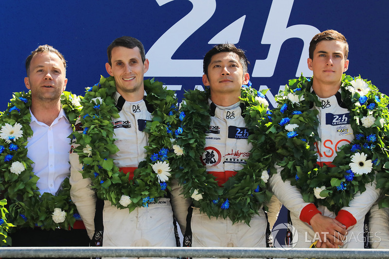 LMP2 podium: winners Ho-Pin Tung, Oliver Jarvis, Thomas Laurent, DC Racing