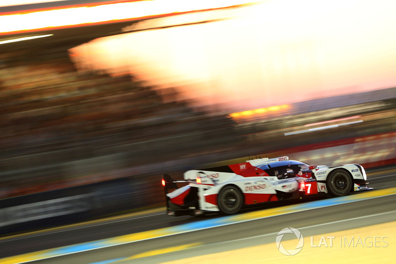 1. №7 Toyota Gazoo Racing Toyota TS050 Hybrid: Майк Конвей, Камуи Кобаяши, Стефан Сарразен