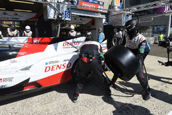 #8 Toyota Gazoo Racing Toyota TS050 Hybrid: Anthony Davidson, Sébastien Buemi, Kazuki Nakajima
