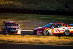 Shane van Gisbergen, Triple Eight Race Engineering Holden, Scott McLaughlin, Team Penske Ford