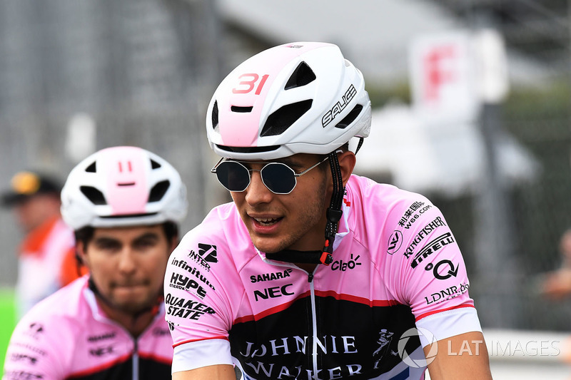 Sergio Perez, Sahara Force India and Esteban Ocon, Sahara Force India F1 cycle the track
