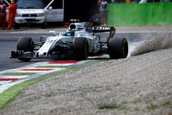 Lance Stroll, Williams FW40, sort de la piste