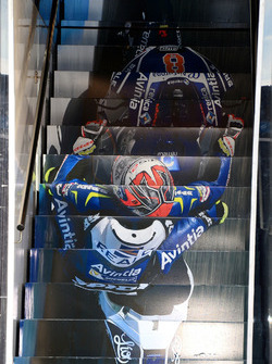 Hector Barbera, Avintia Racing motorhome escaleras