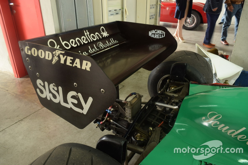 Ala posteriore Alfa Romeo 184 T