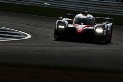 #8 Toyota Gazoo Racing Toyota TS050 Hybrid: Anthony Davidson, Sébastien Buemi, Kazuki Nakajima