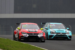Pepe Oriola, Lukoil Craft-Bamboo Racing, SEAT León TCR, Rob Huff, Leopard Racing Team WRT, Volkswagen Golf GTi TCR