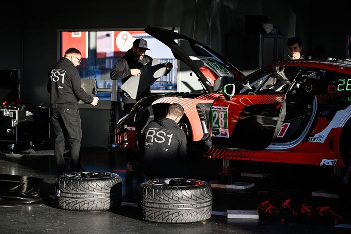 #28 RS1 Porsche 911 GT3 R (992): Eric Zitza, Jan Heylen