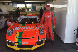 Miguel Paludo e o carro com novo número