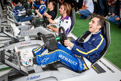 Sébastien Buemi, Renault e.Dams undd Jean-Eric Vergne, DS Virgin Racing Formula E Team bei Simulator