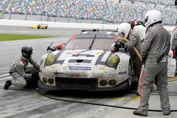 Pitstop for #912 Porsche Team North America Porsche 911 RSR: Michael Christensen, Earl Bamber, Frédé