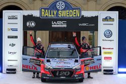 Second place Hayden Paddon, John Kennard, Hyundai Motorsport