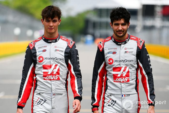 Esteban Ocon, Haas F1 Team, Oliver Bearman, Haas F1 Team