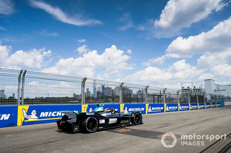 Mercedes 2018/19: - (HWA: Stoffel Vandoorne, Gary Paffett)