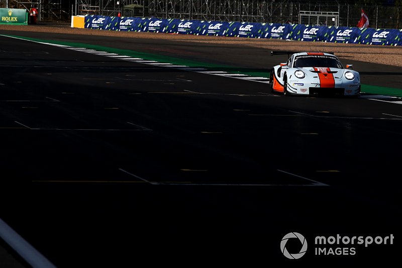 #86 Gulf Racing Porsche 911 RSR: Michael Wainwright, Benjamin Barker, Andrew Watson