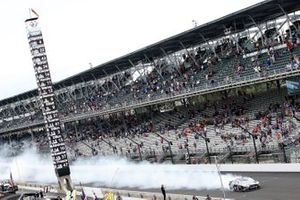Race Winner Kevin Harvick, Stewart-Haas Racing, Ford Mustang Mobil 1