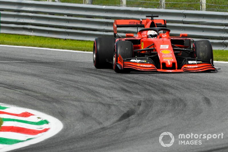 Vettel tem dia para esquecer