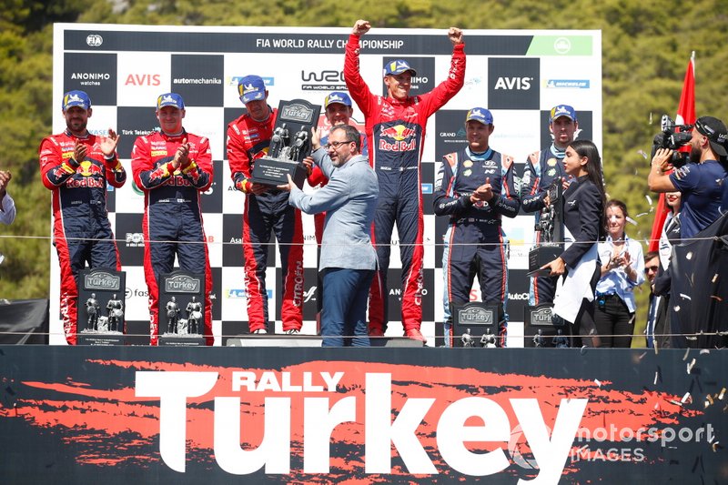 Podyum: Kazanan Sébastien Ogier, Julien Ingrassia, Citroën World Rally Team Citroen C3 WRC, 2. Esapekka Lappi, Janne Ferm, Citroën World Rally Team Citroen C3 WRC, 3. Andreas Mikkelsen, Anders Jæger, Hyundai Motorsport Hyundai i20 Coupe WRC