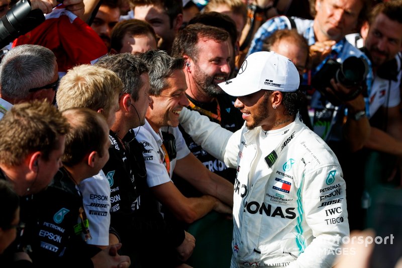 Yarış galibi Lewis Hamilton, Mercedes AMG F1 W10, Parc Ferme