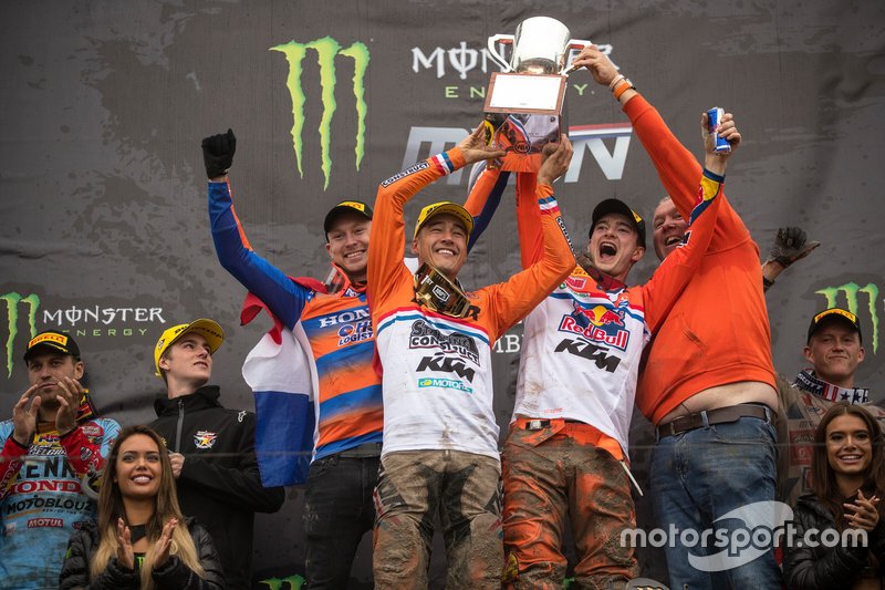 Olanda festeggia la vittoria sul podio