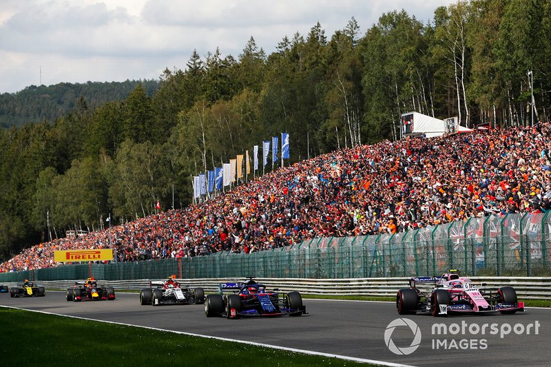 Lance Stroll, Racing Point RP19, lidera Daniil Kvyat, Toro Rosso STR14 y Antonio Giovinazzi, Alfa Romeo Racing C38