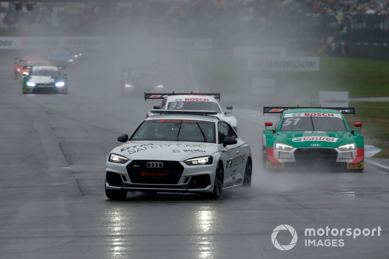Safety car in pista