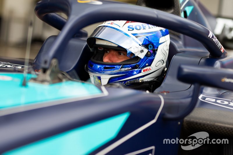 Nicholas Latifi, Dams