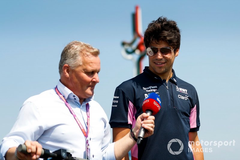 Lance Stroll, Racing Point, marche sur la piste avec Johnny Herbert, Sky TV 